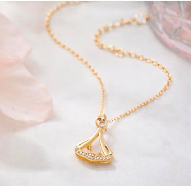 Rhinestone Decor Pendant Necklace